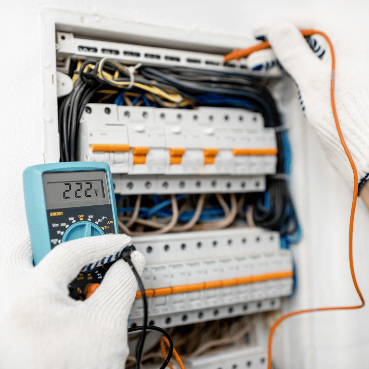 Yleismittarilla mitataan sähkötaulua